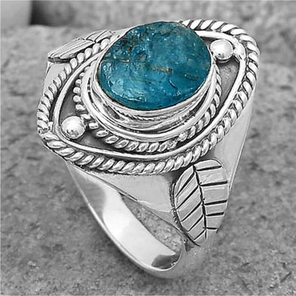 Neon blue apatite ring sizes 7 - 8.5 - Picture 7 of 8